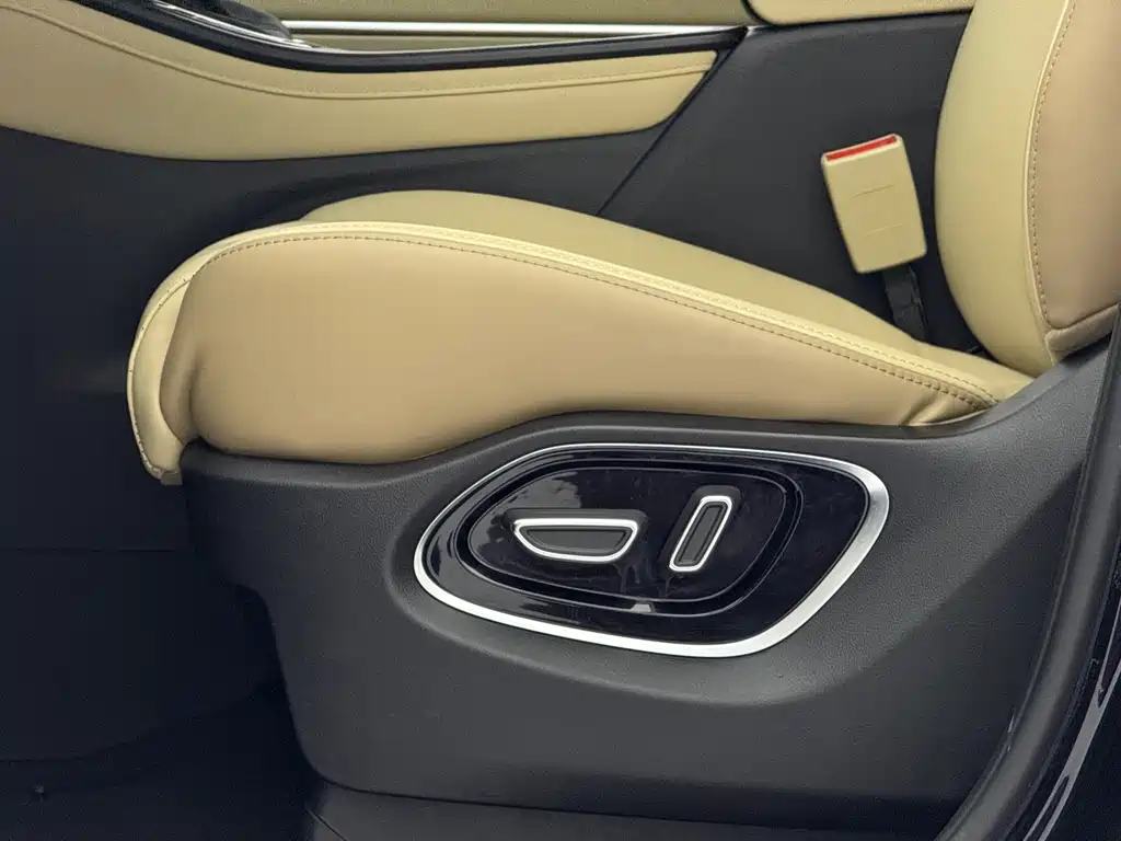 GAC Trumpchi M6 2022 — фото 20