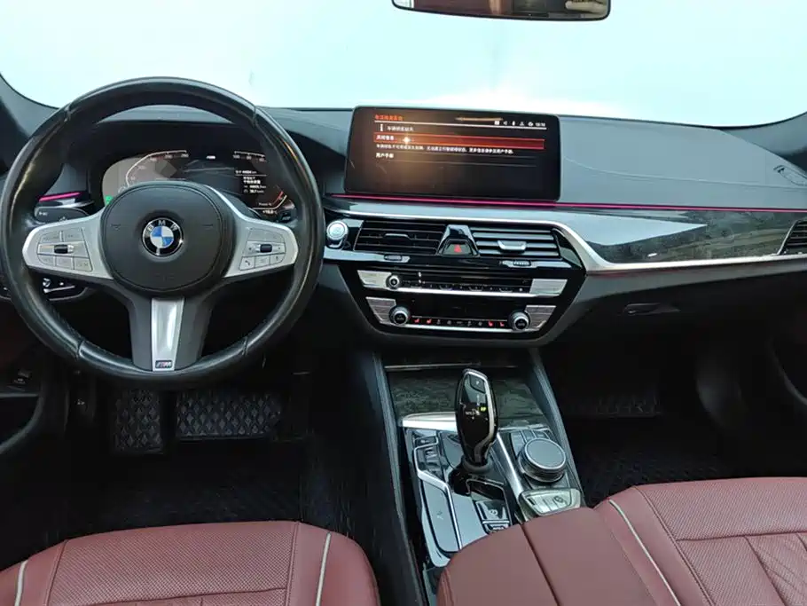 BMW 5 Series 2022 — фото 12