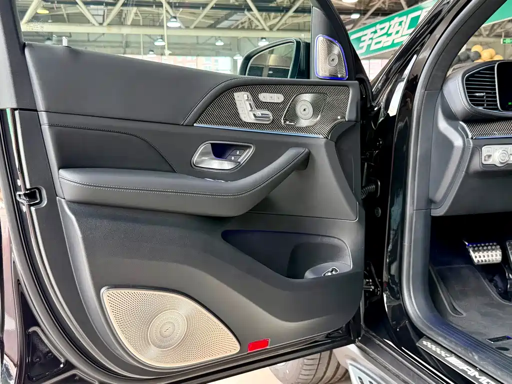 Mercedes-Benz GLS AMG 2026 — фото 12