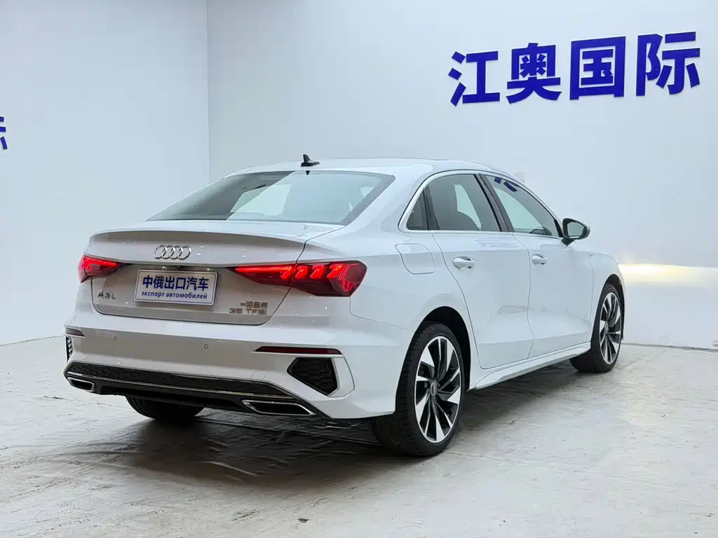 Audi A3 2023 — фото 19