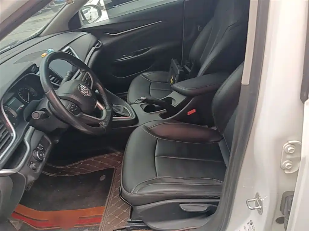 Buick Excelle 2018 — фото 15