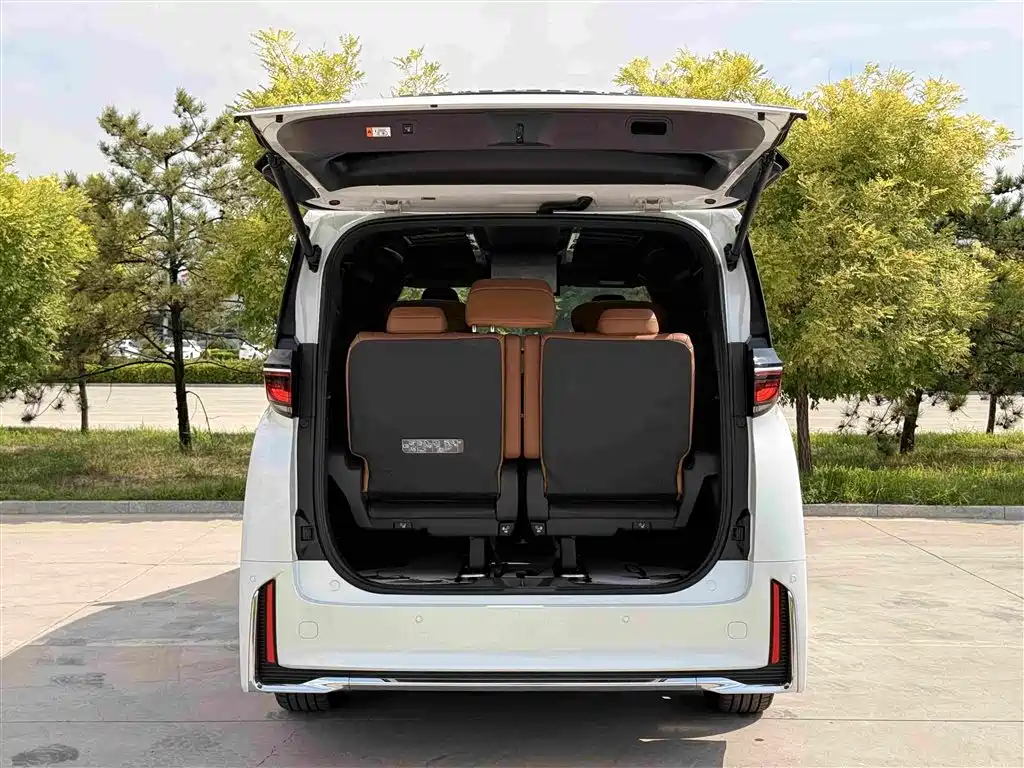 Toyota Vellfire 2024 — фото 35
