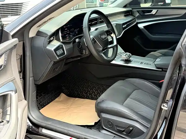 Audi A7L 2023