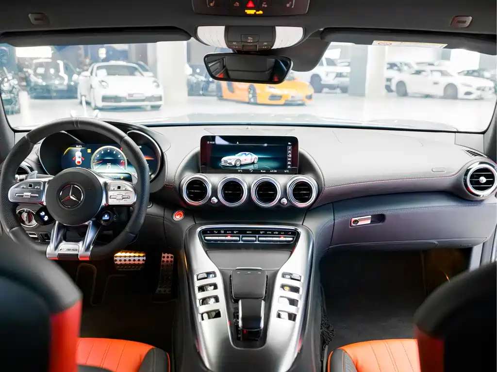Mercedes-Benz AMG GT 2019 — фото 13