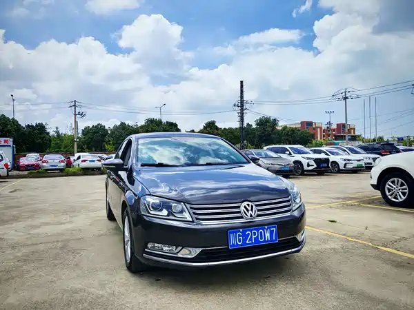 Volkswagen Magotan 2012