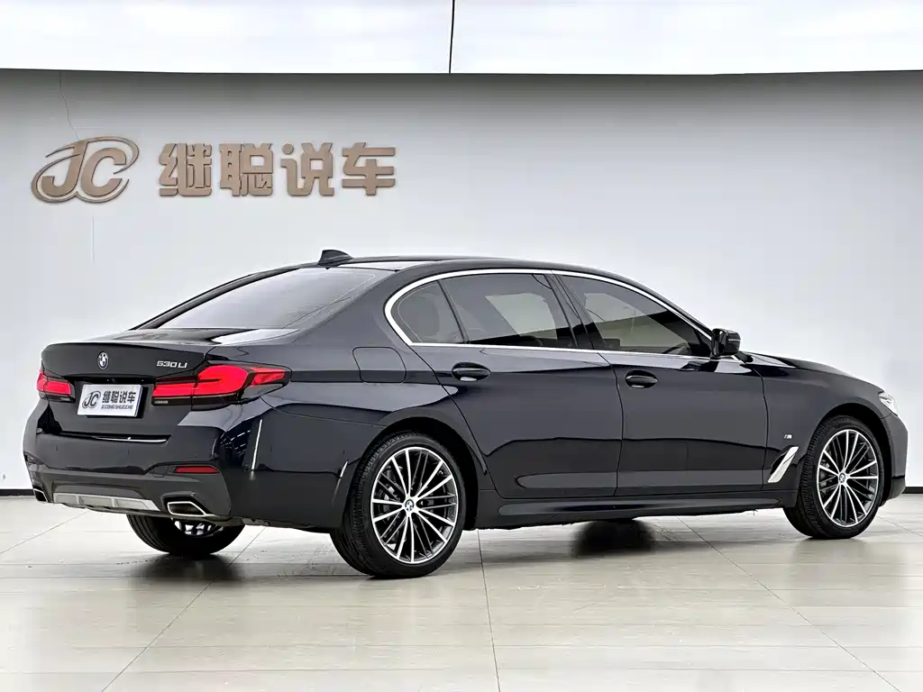 BMW 5 Series 2023 — фото 15