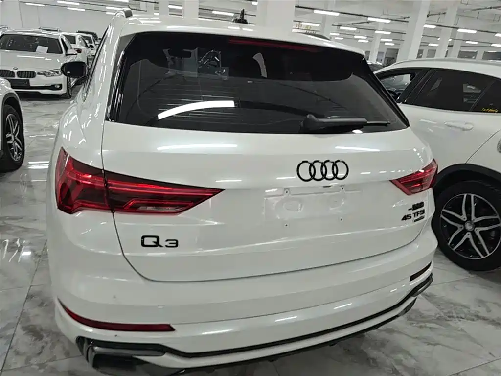 Audi Q3 2023 — фото 19