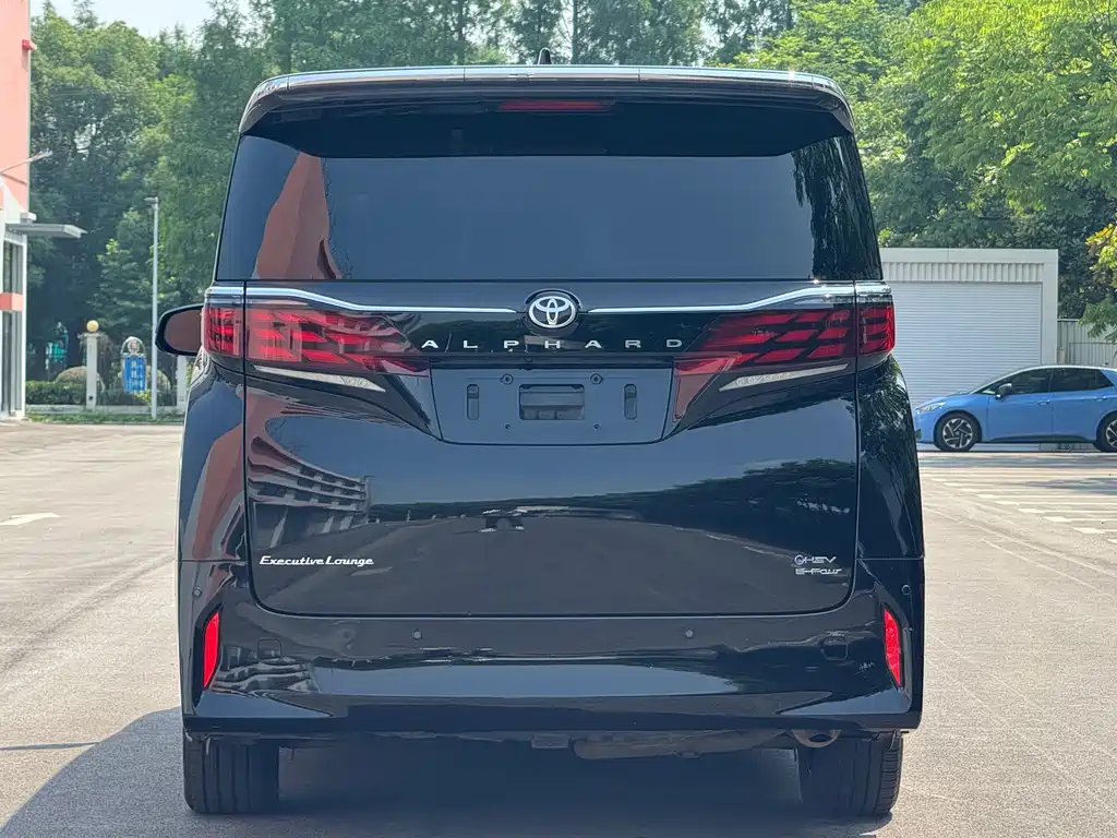 Toyota Alphard 2024