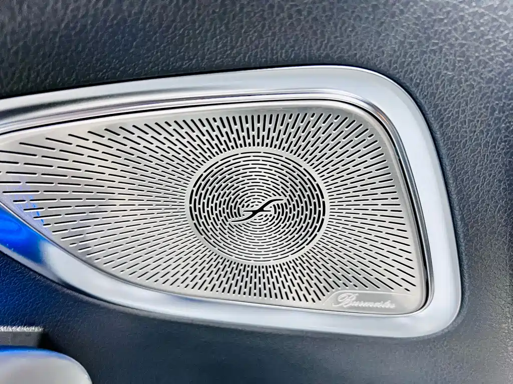 Mercedes-Benz C-Class 2023 — фото 12