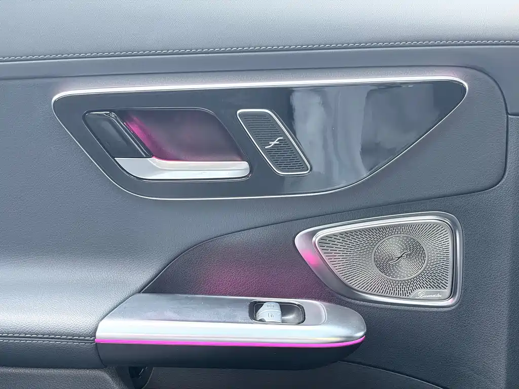 Mercedes-Benz C-Class 2024 — фото 25