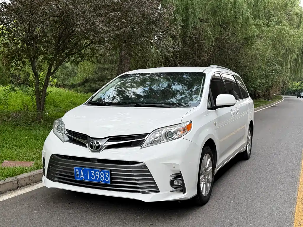 Toyota Sienna 2015