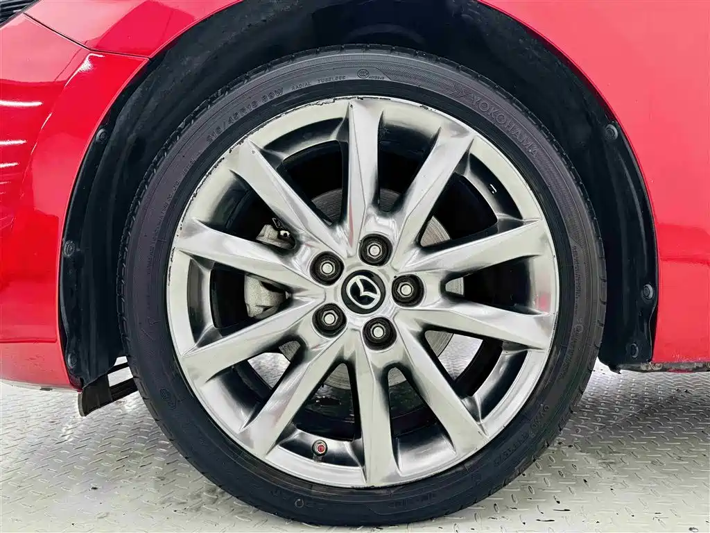 Mazda 3 Axela 2019 — фото 10