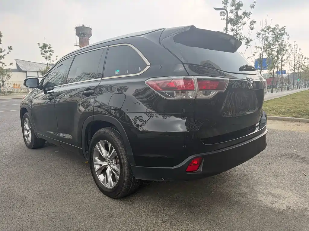 Toyota Highlander 2017 — фото 13