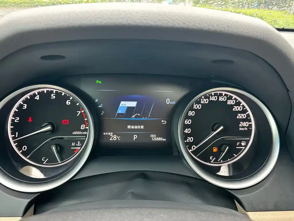 Toyota Camry 2018 — фото 11