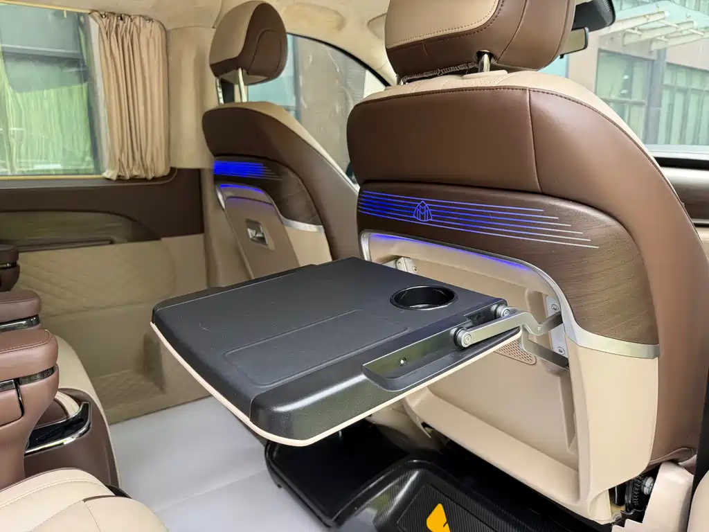 Mercedes-Benz Vito 2023 — фото 16