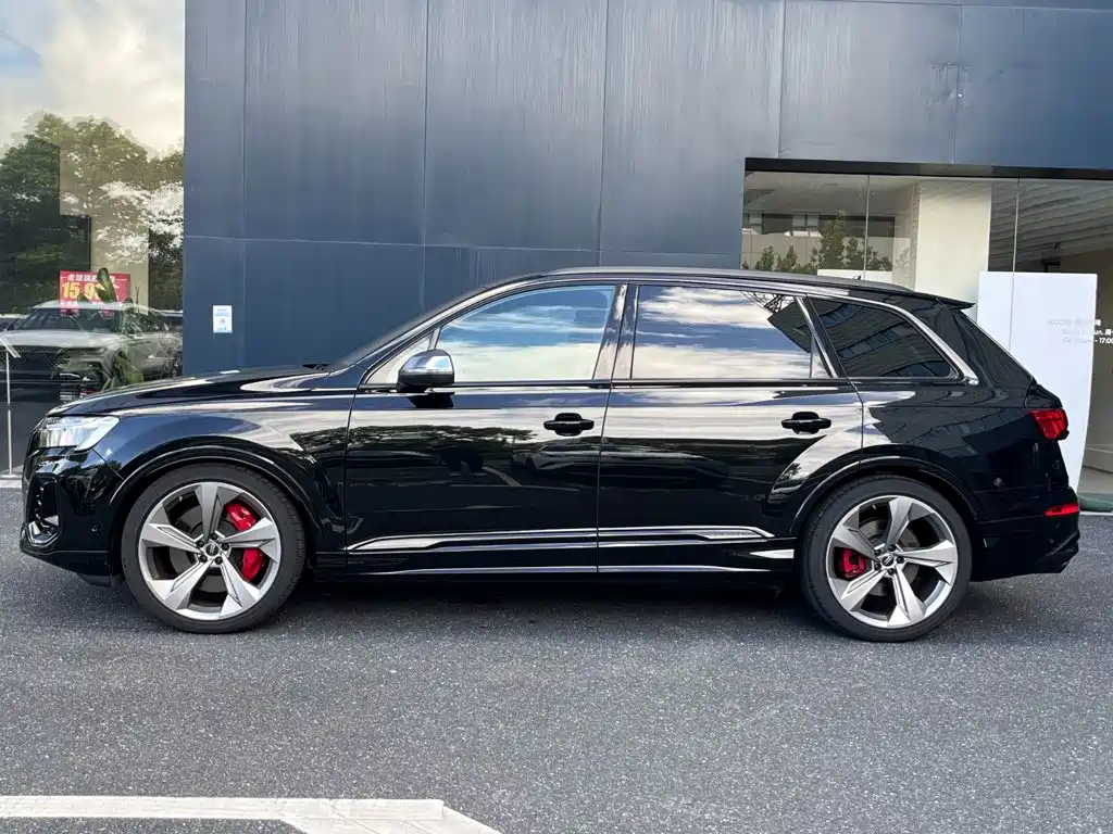 Audi SQ7 2025 — фото 4
