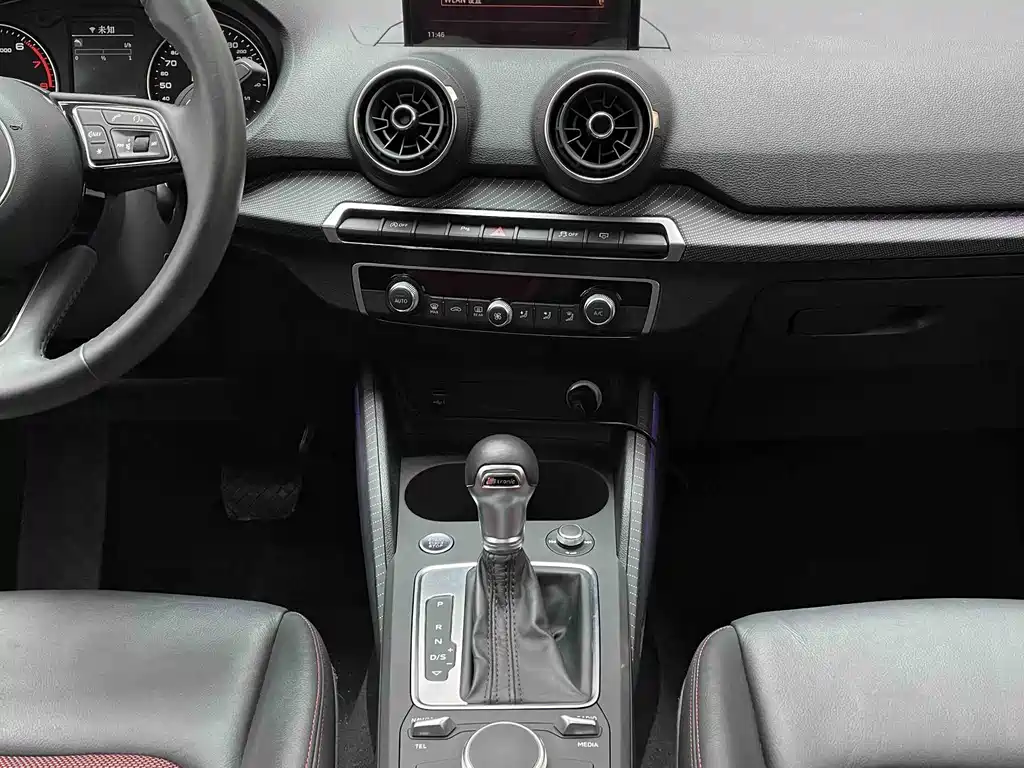 Audi Q2L 2021 — фото 6