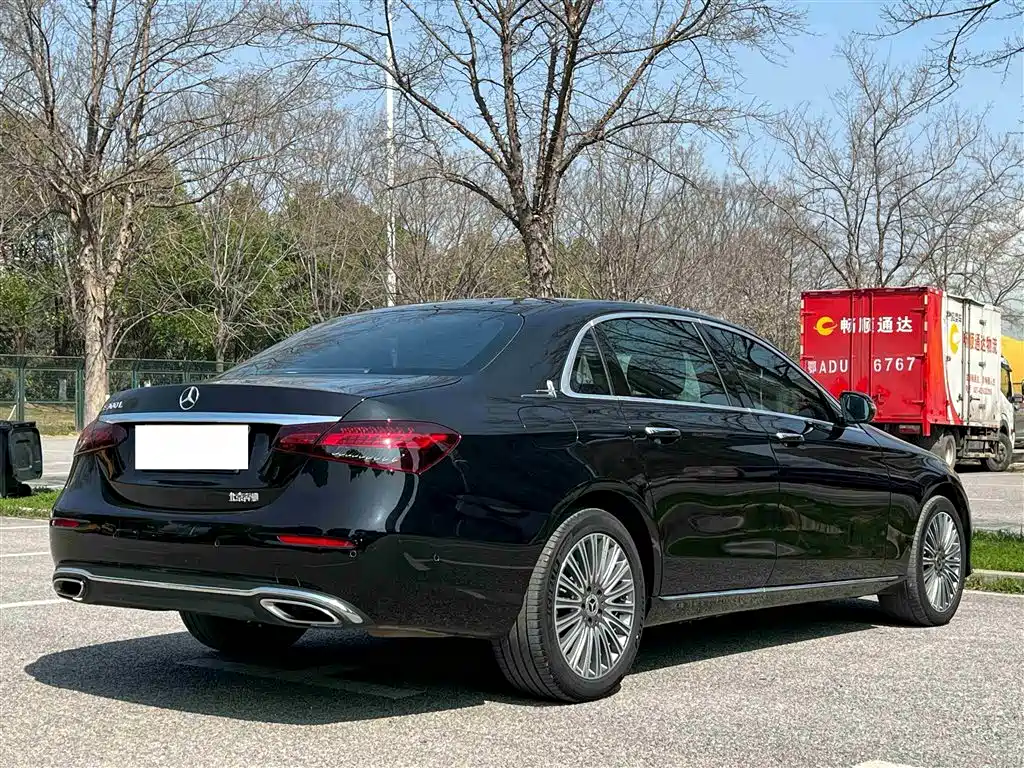 Mercedes-Benz E-Class 2021 — фото 12