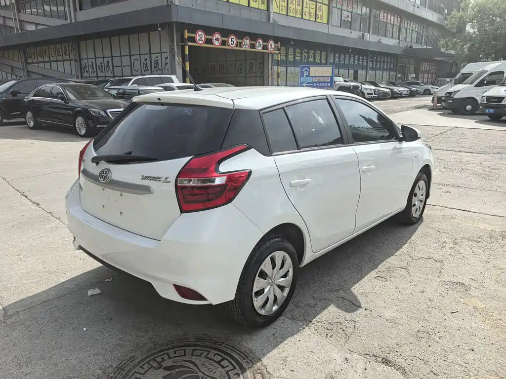 Toyota Yaris L 2020
