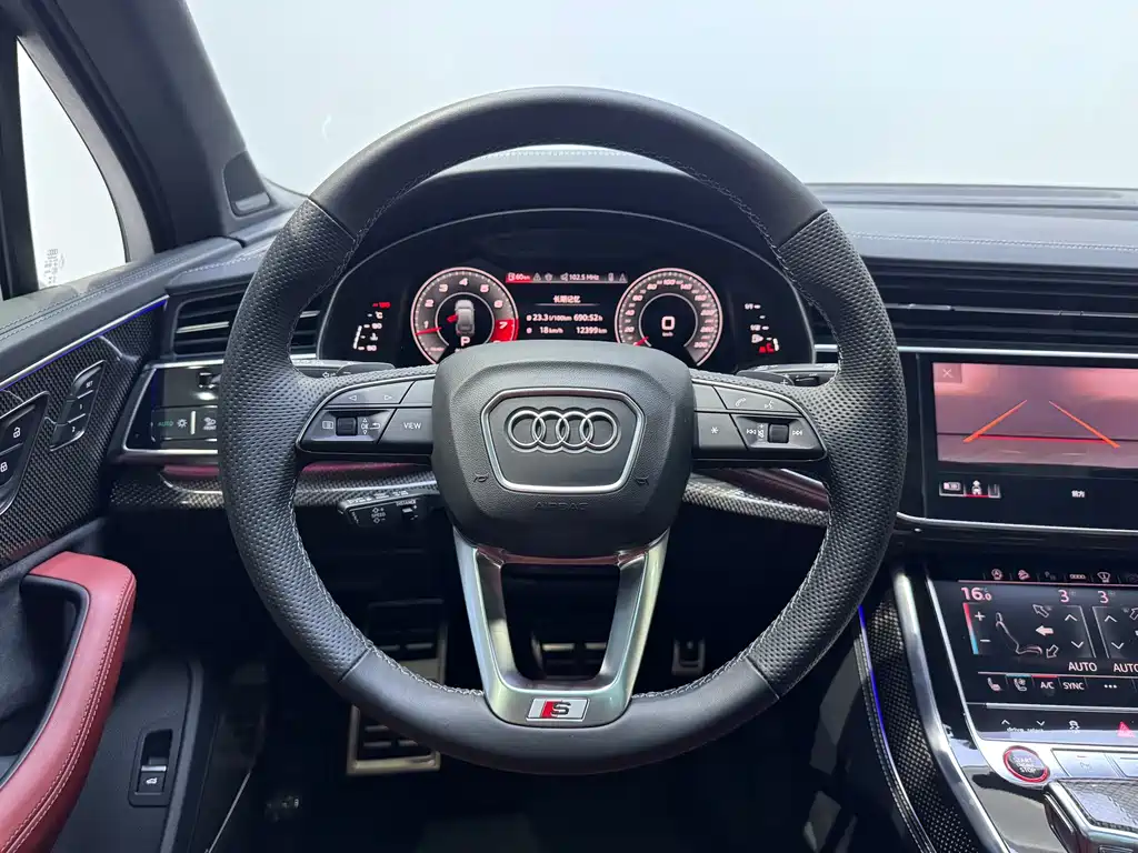Audi SQ7 2024 — фото 19