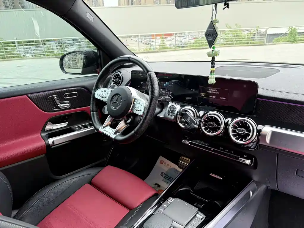 Mercedes-Benz GLB AMG 2023 — фото 9