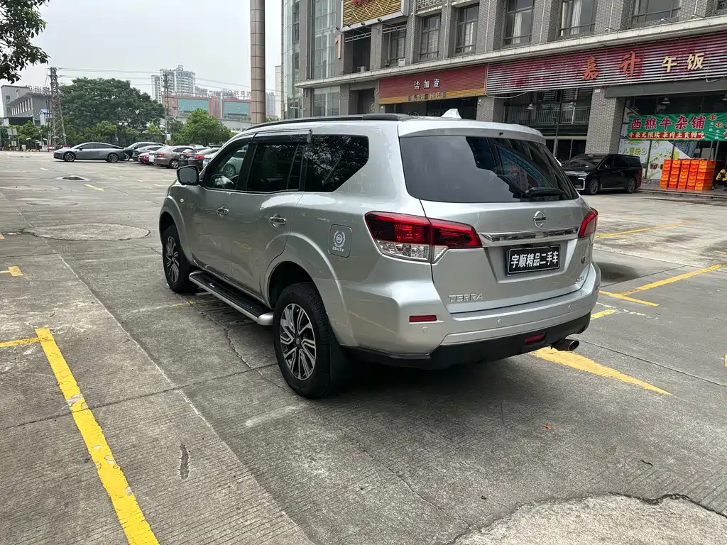 Nissan Terra 2019