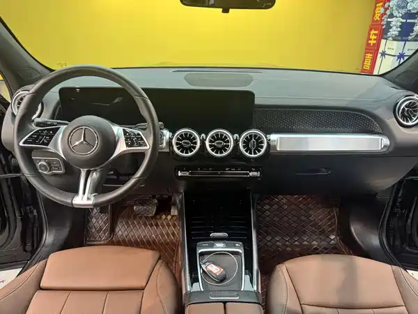 Mercedes-Benz GLB 2025
