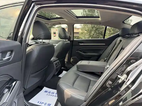 Nissan Teana 2024