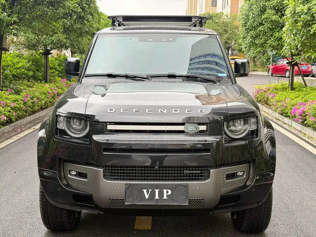 Land Rover Defender 2022