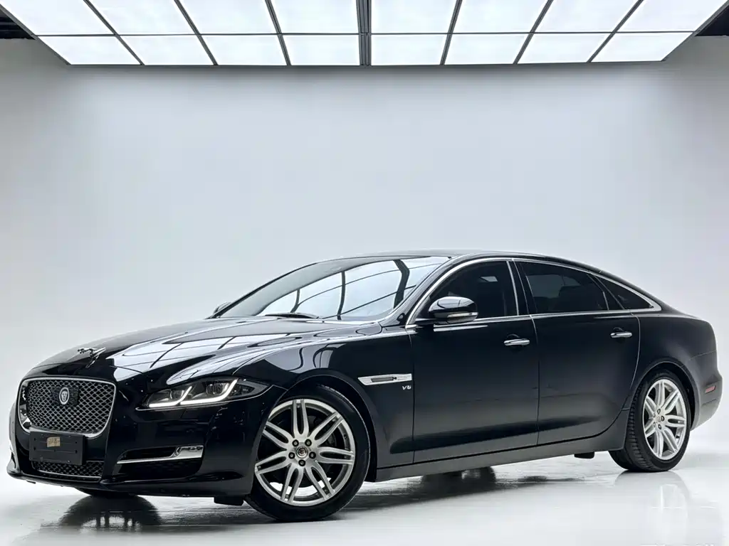 Jaguar XJ 2019 — фото 1