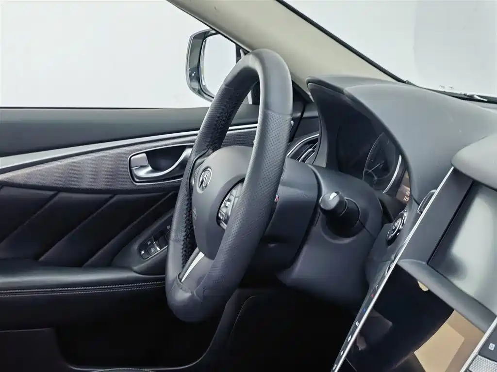 Infiniti Q50L 2016 — фото 22