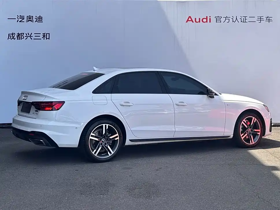 Audi A4L 2023 — фото 4