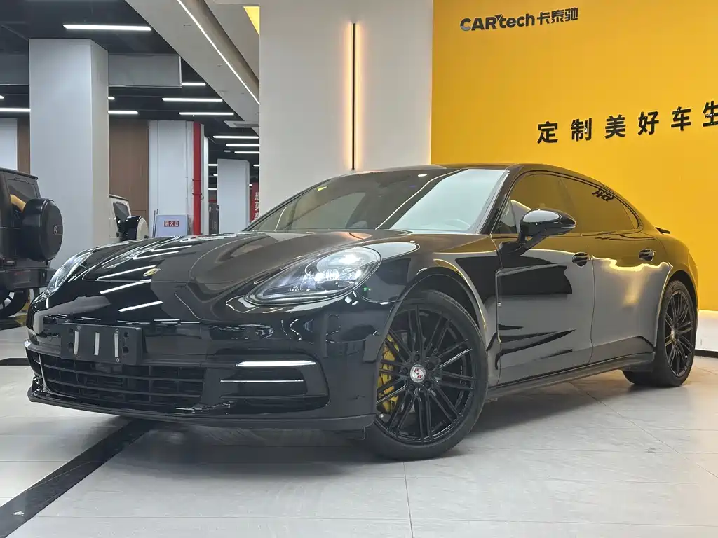 Porsche Panamera 2018 — фото 1