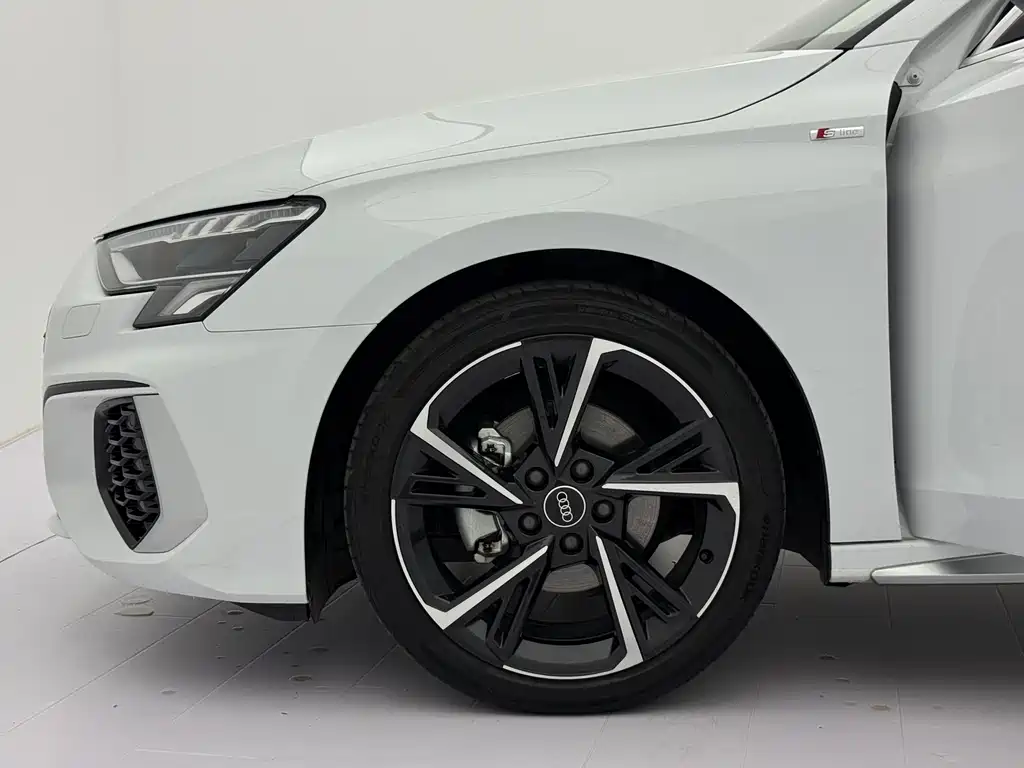 Audi A3 2022 — фото 22