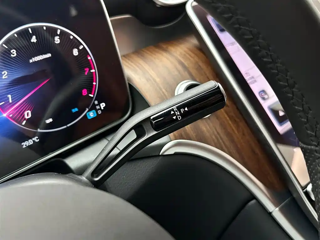 Mercedes-Benz GLC 2023 — фото 19