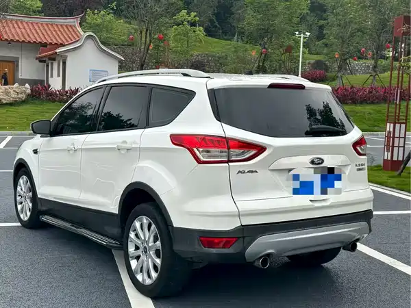 Ford Kuga 2015