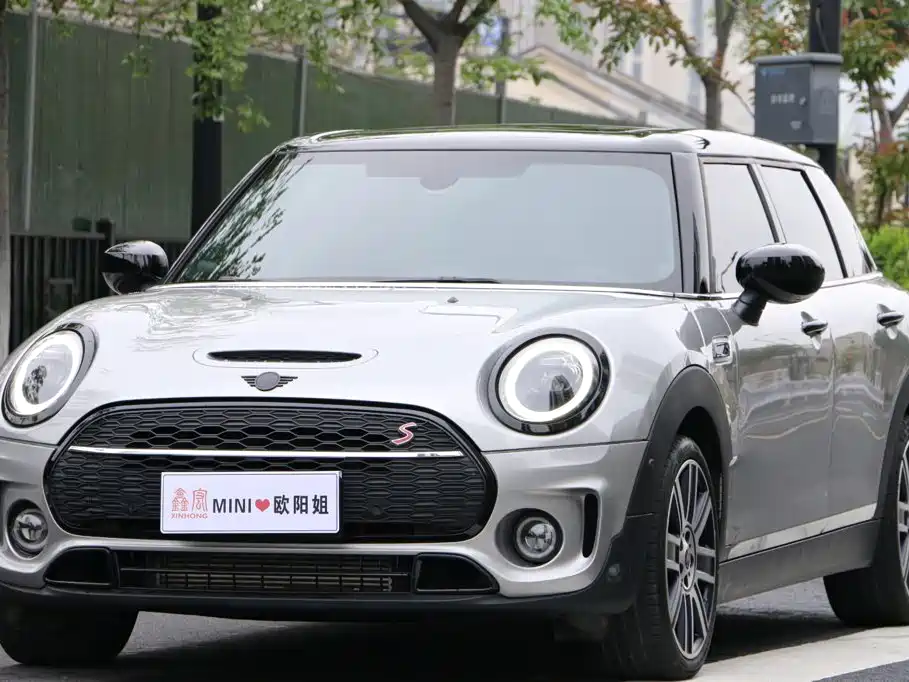 MINI Clubman 2023 — фото 1