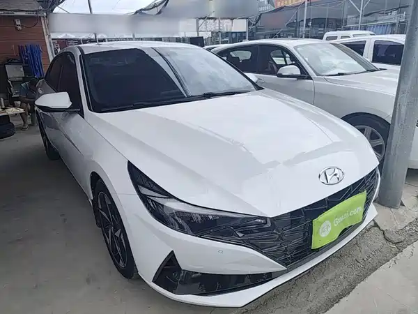 Hyundai Elantra 2021