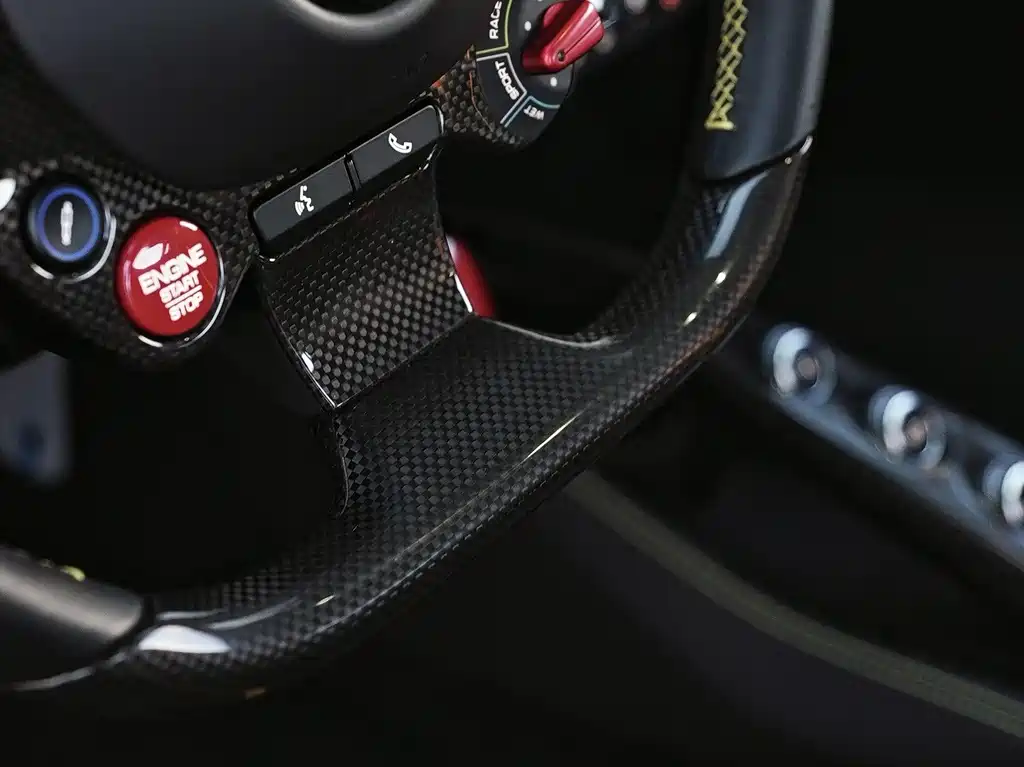 Ferrari F8 2023 — фото 18