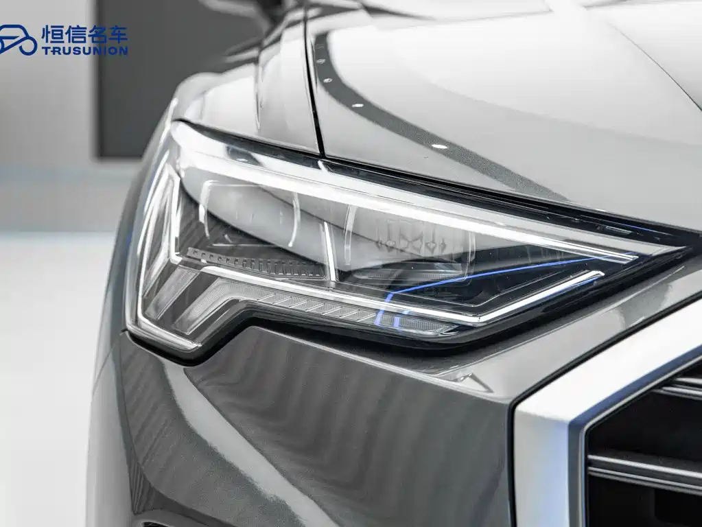 Audi Q3 2019 — фото 10