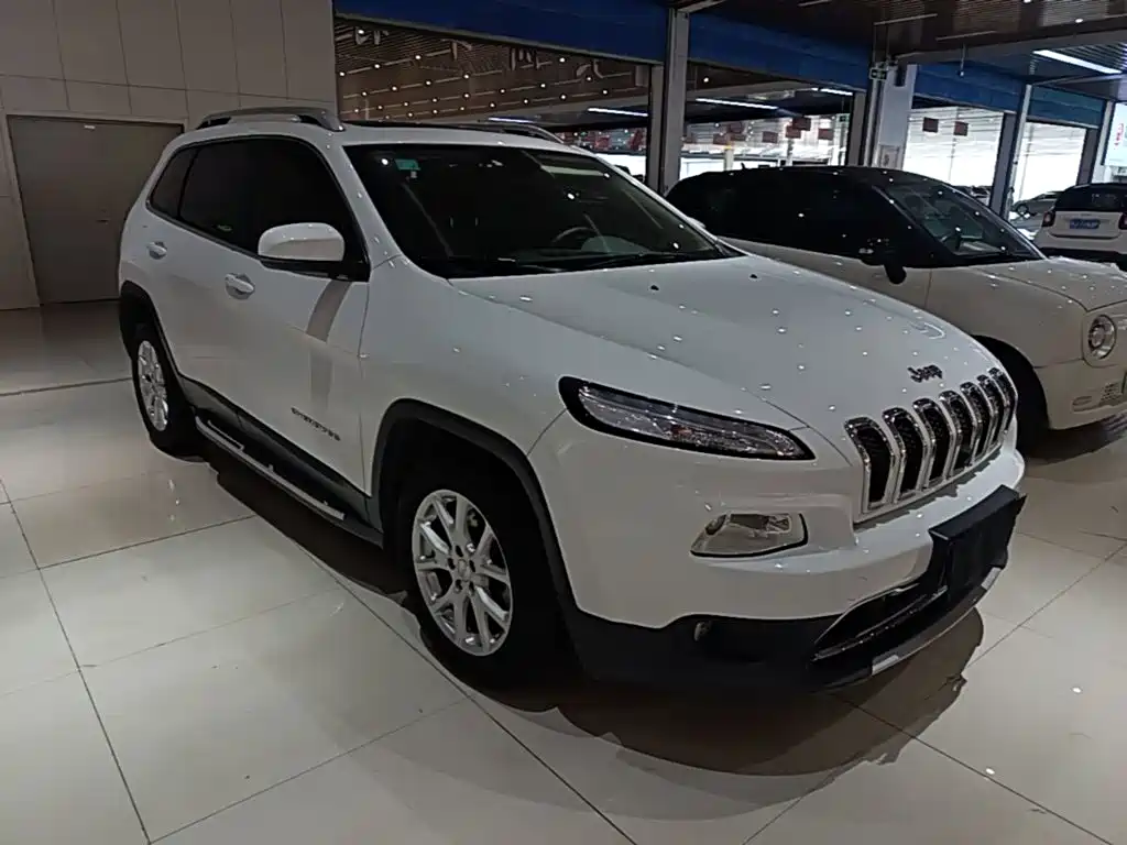 Jeep Cherokee 2019 — фото 4