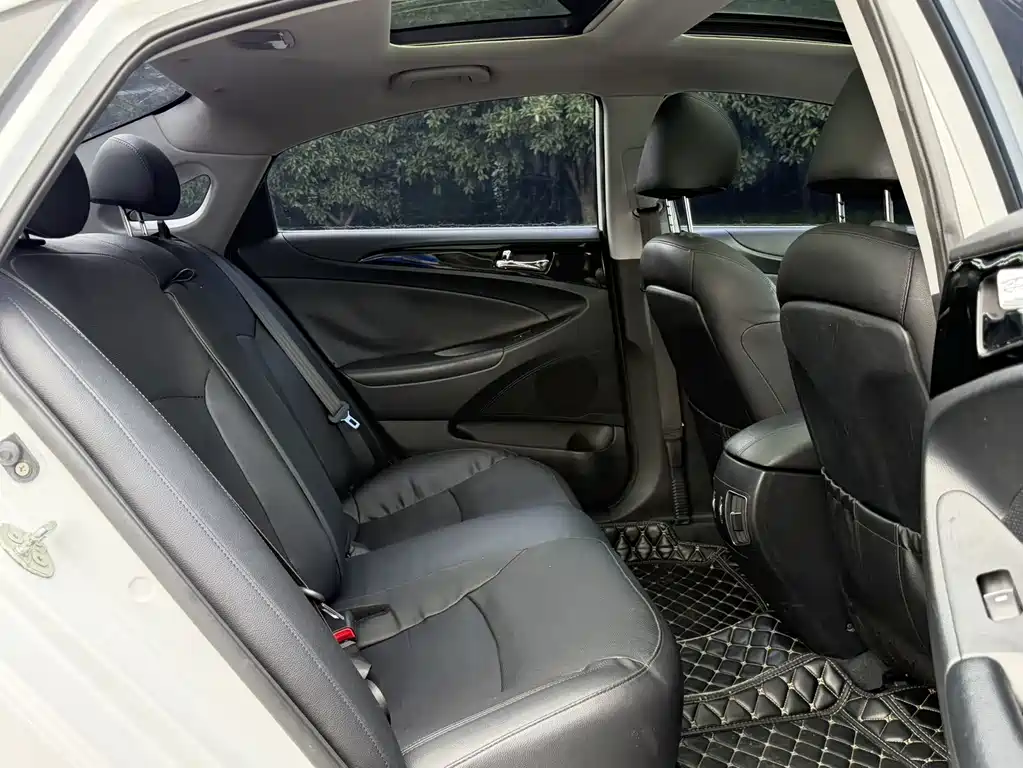 Hyundai Sonata 2014 — фото 14