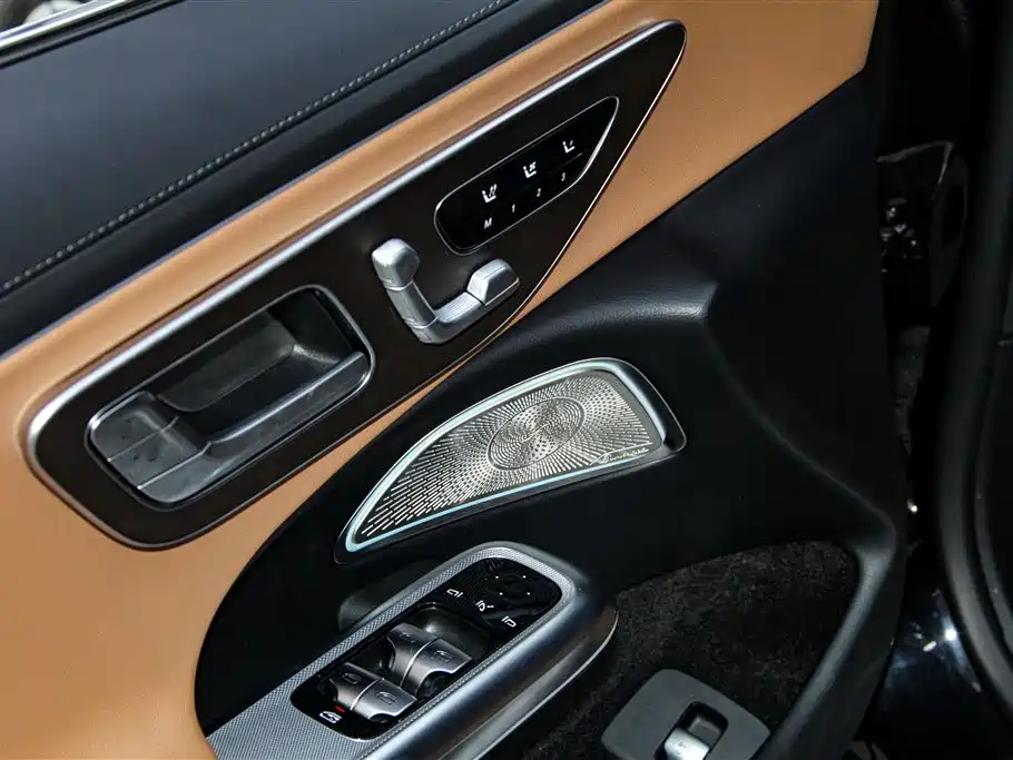 Mercedes-Benz E-Class 2025 — фото 29