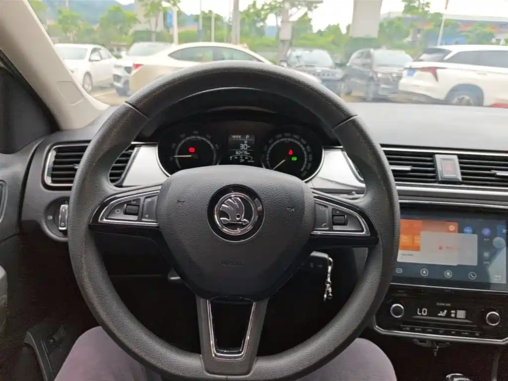 Skoda Rapid 2021 — фото 11