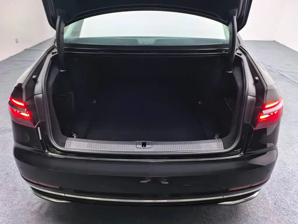 Audi A8 2025 — фото 25