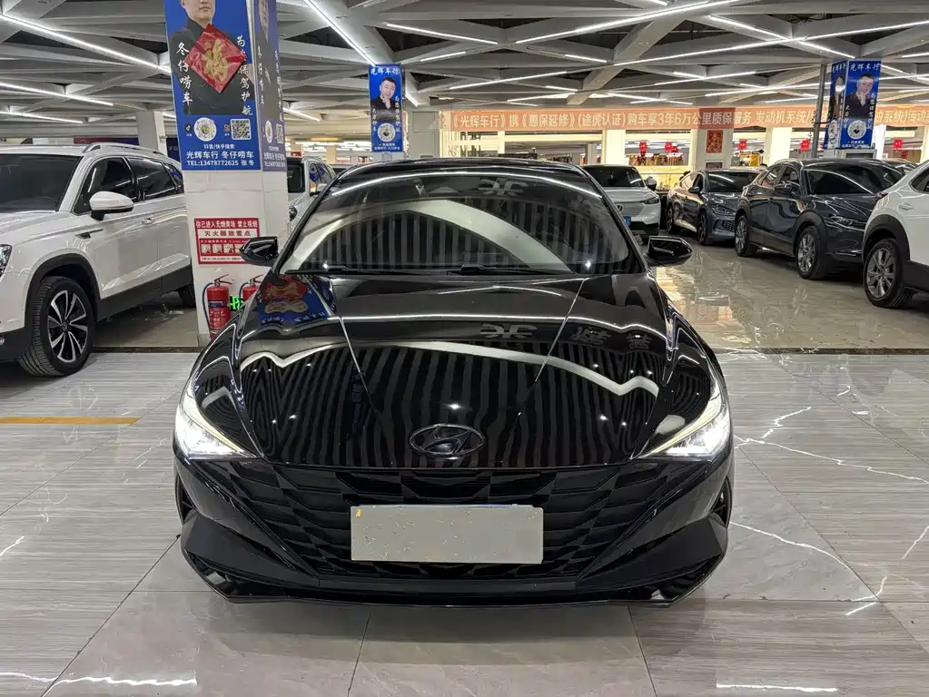Hyundai Elantra 2022