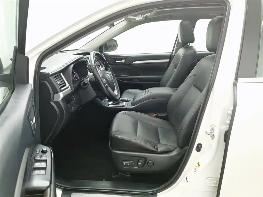 Toyota Highlander 2016 — фото 10