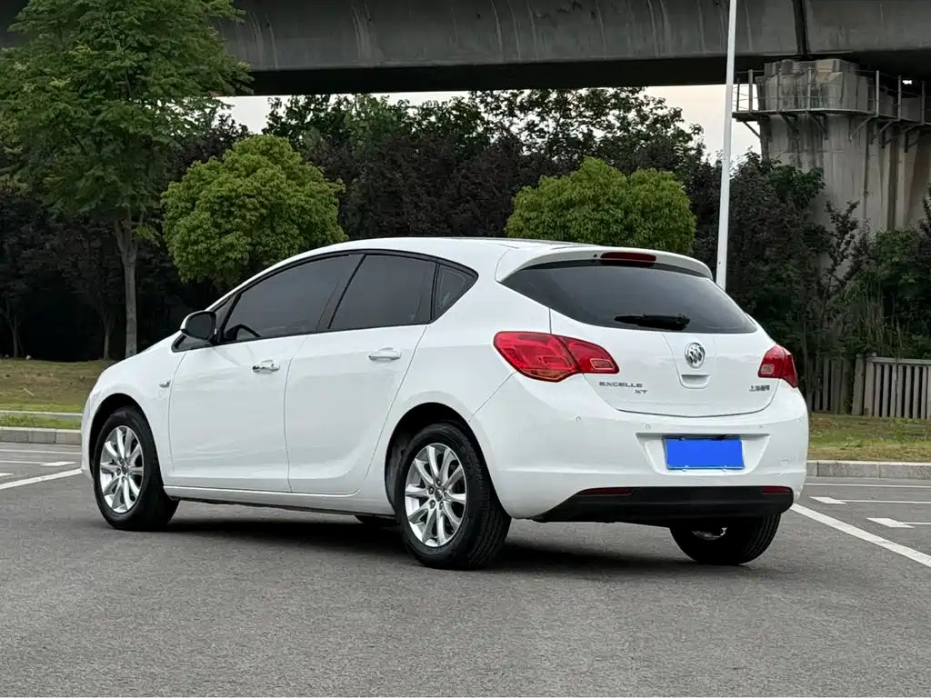 Buick Excelle 2014 — фото 4