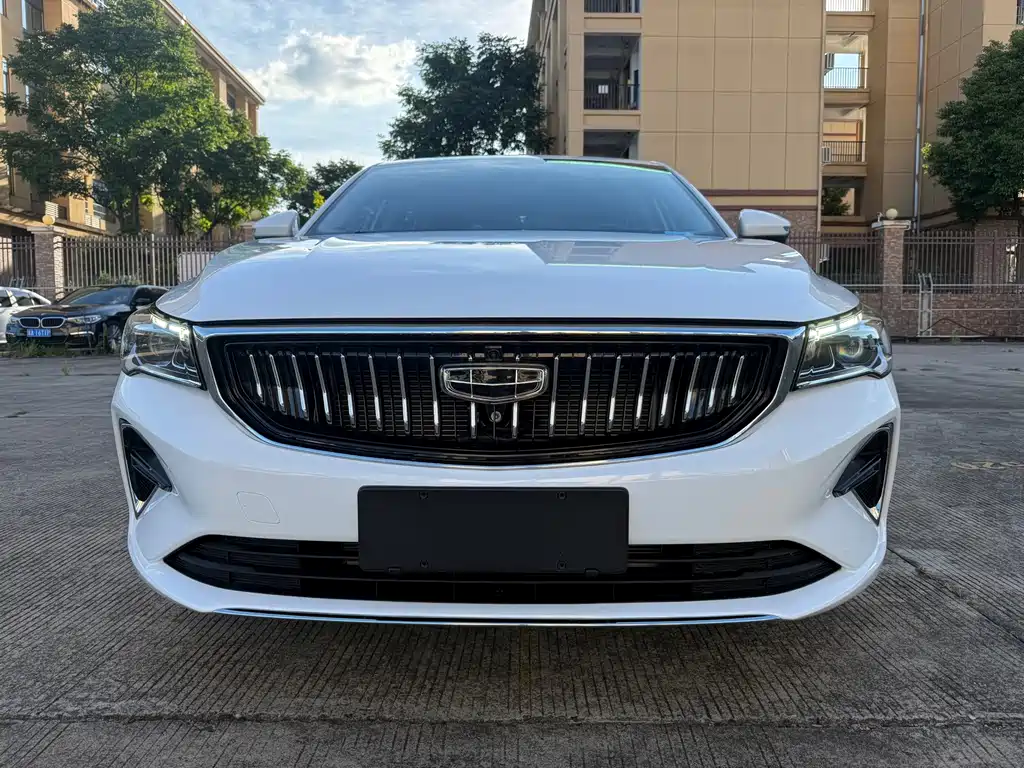 Geely Emgrand 2021