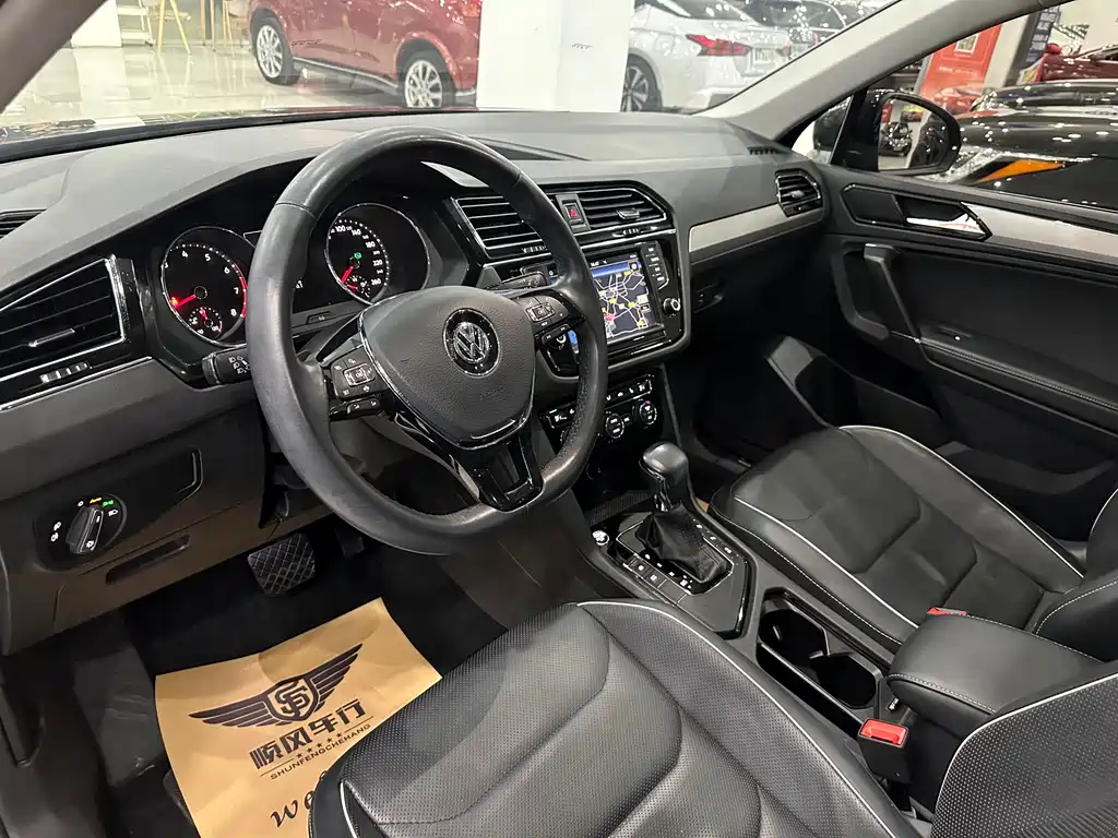 Volkswagen Tiguan L 2018 — фото 8